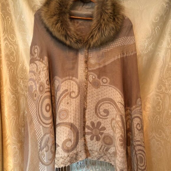Eyeful, Tan/Beige, intricate design, wrap/shawl w/faux fur collar, One Size - Picture 2 of 10